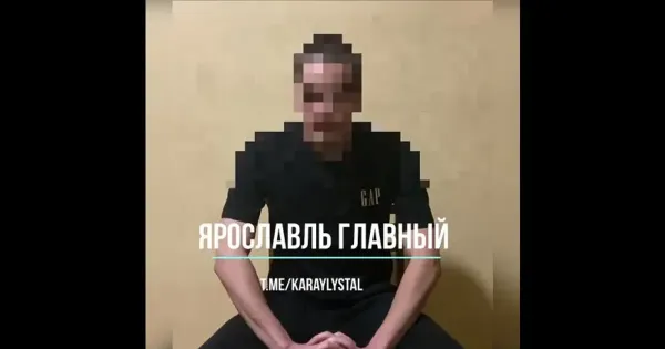 Опора линии электропередачи в Ярославле, которую пытался подпилить молодой человек.